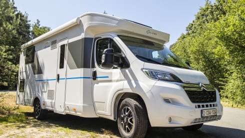 Ittercampers – 6p Sun Living semi-integrated from 2022