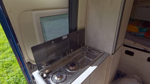 Frits – Frits: Comfortabele, complete camper voor 2 personen (en 1 hond)