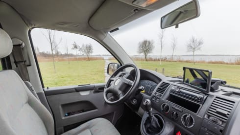 2p Volkswagen campervan uit 2003