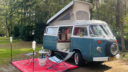 Billy – Volkswagen T2b Camper from 1978