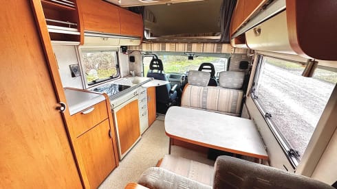 Hugo – Fiat campervan met 4 slaapplaatsen uit 2003