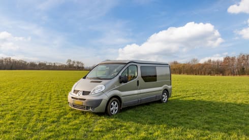 Roza – 4p Renault Camperbus from 2011 - suitable for almost any adventure!