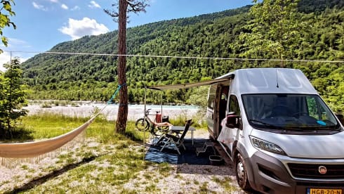 Koos – Large bed for the taller camper - Off-grid Fiat Ducato 