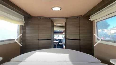 4 person luxury motorhome Fiat semi-integrated 