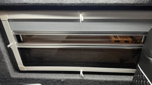 Elle2 – 4 berth Citroën Relay campervan 