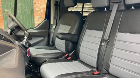 Doris – 2 berth High Top Ford campervan 2015