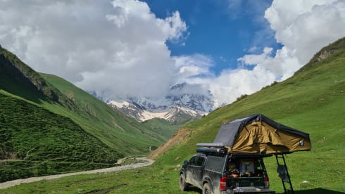 Lizette – Toyota Hilux Overlander