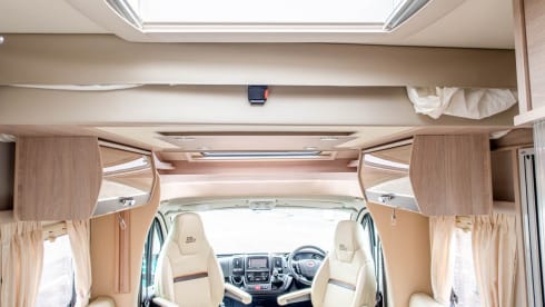 Sacha de-foof – 4 berth Rapido semi-integrated from 2017 55th special edition