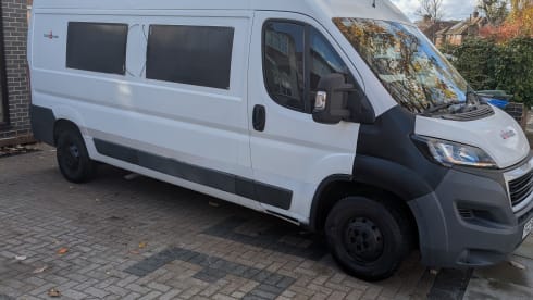 Limitless  – 2-4 berth Peugeot off grid campervan