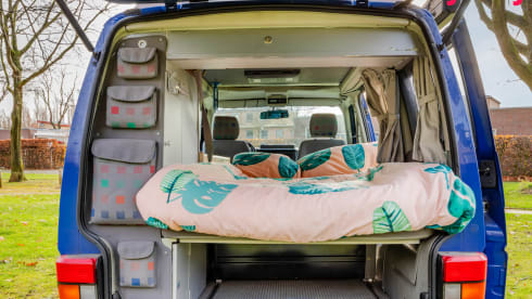 Foelie – 4p Volkswagen campervan uit 2002