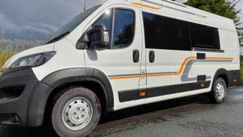 BP70 – 4 Berth Campervan/Motohome - fully equipped for your next Adventure