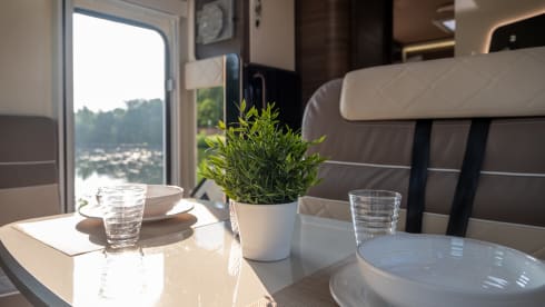Spacious 5pers. family camper from 2024