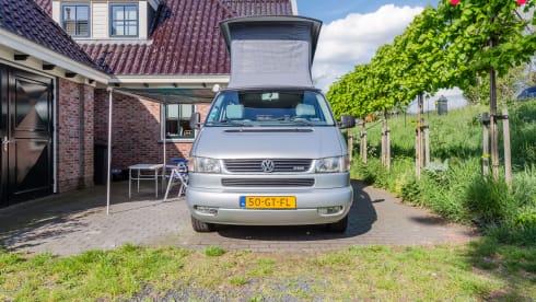 Classic 4p Volkswagen T4 California Westfalia from 2002