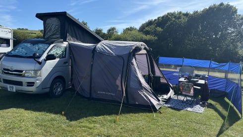 Yoshi – 4 berth Toyota campervan from 2010