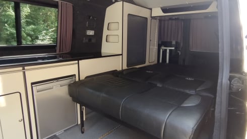 Campo – Explore Derbyshire & Beyond in our 4 berth VW T5 Long Wheel Base!