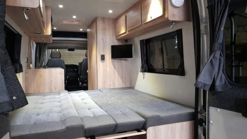MH21 – 2 Berth Campervan/Motorhome - Fully equipped for your next Adventure