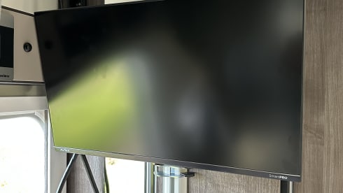 Location de camping-car semi-intégré de luxe Benimar – automatique – 5 places – 2026