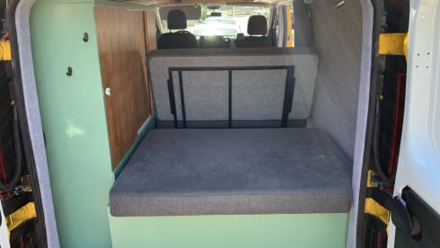 KIWI GOLD (6) – Renault Trafic Eco bus camper completely self-sufficient