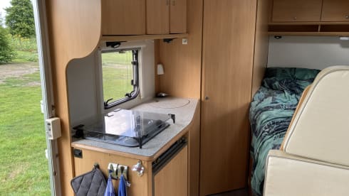Comfortable 4p Dethleffs camper - 2001