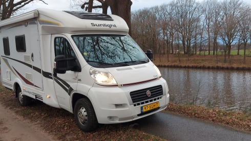 2p Sunlight semi-integrated uit 2012