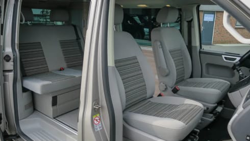4p Volkswagen campervan uit 2012