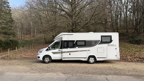 4-5p Benimar semi-integrated uit 2025