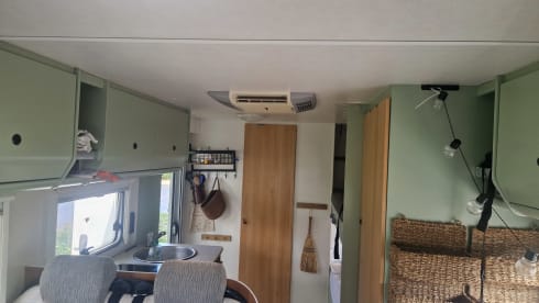 Hymer Carado A366 – Lovely spacious family camper! 