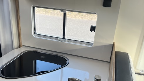 Monty  – 2024 - 6 Berth Autoroller 707 Motorhome