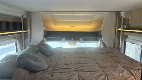 Daydreamer – Last Minute Discounts!! Challenger 384 stage edition 2025 with air conditioning 6p