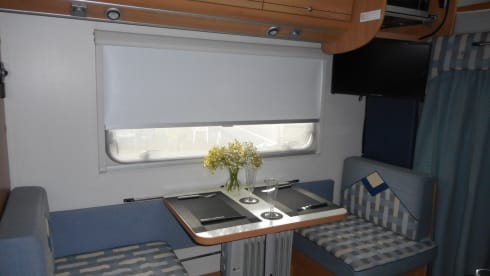 EASY 4 MOTORHOME HIRE JUST TURN UP AND GO