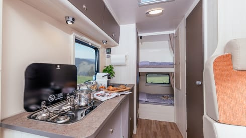 Familiecamper –  Renault alcove for 4-6 persons