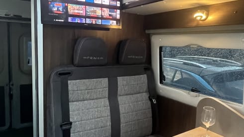 Ranger – New possl summit, bus camper of the year, with skyroof!