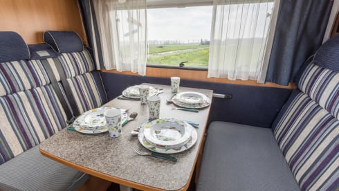 Dethleffs Advantage  – 4 person camper with bunk beds and air conditioning from 2011