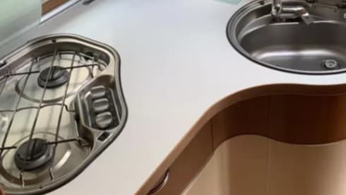 4p LMC semi-integrated with awning, air conditioning and cruise control.