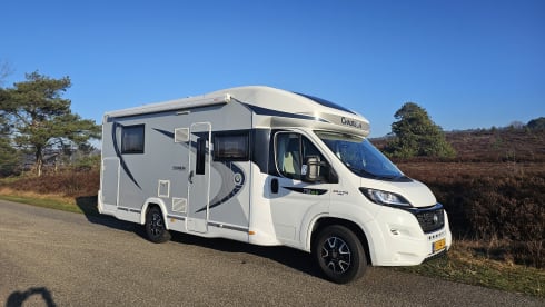Titanium – Luxury 4 person Camper (extra air conditioning, smart TV, Alpine navigation/radio)