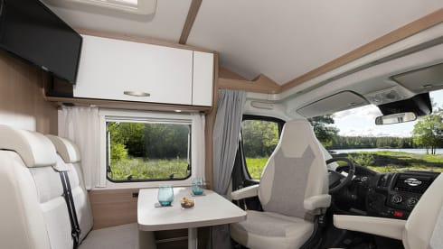 Carado V337 – Experience the freedom! (built in 2021) Compact and luxurious with all options and 2 beds
