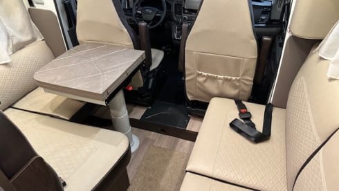 Cocoon 463 – 4p Benimar semi-integrated uit 2023