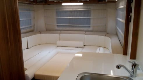 NC500 Highland Tourer – Auto Roller 746 motorhome - ideal for NC500 and Highlands