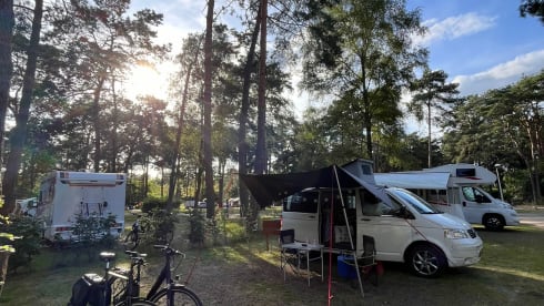 De Witte Panter – 2p Volkswagen campervan from 2004