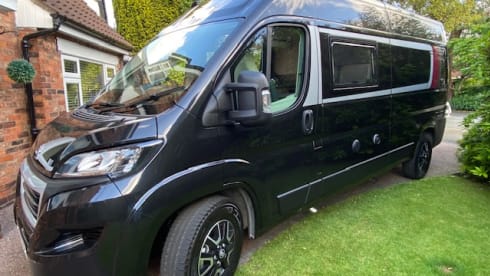 Robbie – 2024 Italian-style Giottiline 2/3 Berth Camper