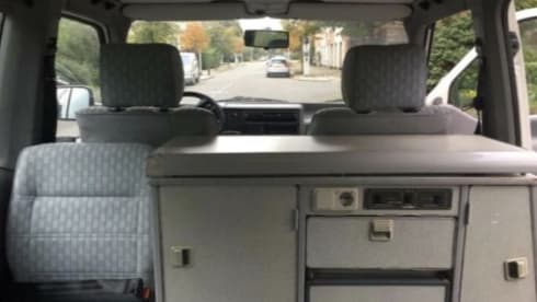 “De Witte Bus” – VW T4 Dehler Maxivan