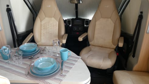 Chili – Burstner Ixeo 30J. Edition with hydr. Lifting supports, body climate and much more