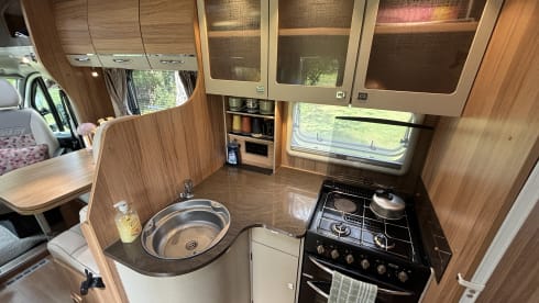 Betty – Immaculate condition 4 Berth Family Motorhome 