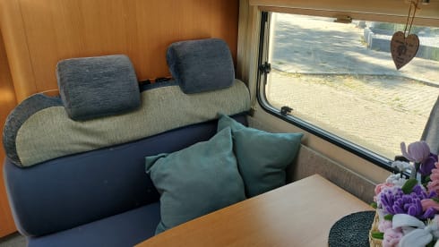 Comfortable Knaus semi-integrated