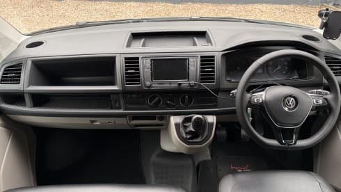 Monroe – Stylish VW Transporter T6 LWB Campervan for Adventure & Comfort