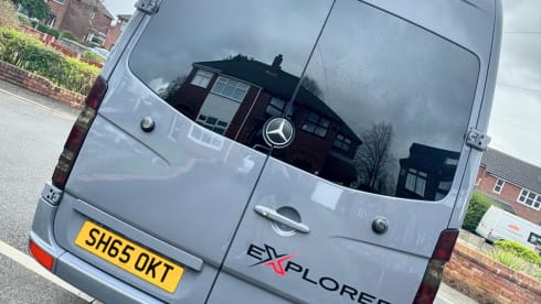 Explorer  – Mercedes Benz Luxury LWB Campervan