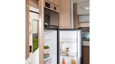 Carado T459 Automaat – Experience the freedom! Very spacious luxury - Queen bed - separate shower