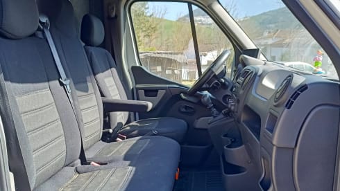 Happy camper – 2p Renault Bus camper from 2013