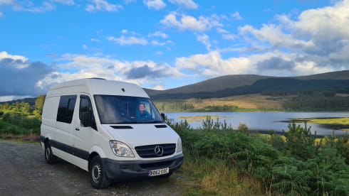 2 berth Mercedes Sprinter MWB AC 