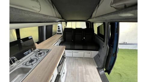 Noah – VW LWB Campervan 4 berth